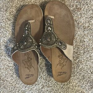 listing-status-banner